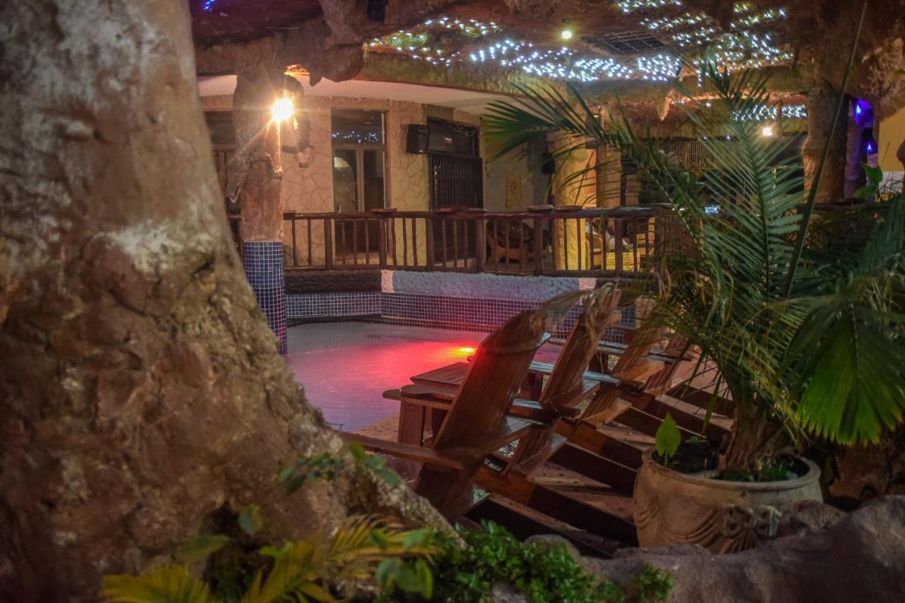 African Home Hotel Gaborone Luaran gambar